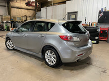 Load image into Gallery viewer, 2011 Mazda Mazda3 S Hatchback