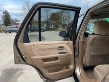 Load image into Gallery viewer, 2004 Honda CR-V AWD
