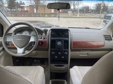 Load image into Gallery viewer, 2008 Chrysler Town & Country