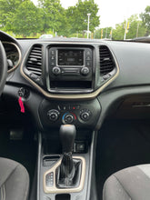 Load image into Gallery viewer, 2014 Jeep Cherokee Sport