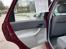 Load image into Gallery viewer, 2007 Ford Focus SES