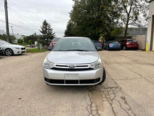 Load image into Gallery viewer, 2011 Ford Focus SE