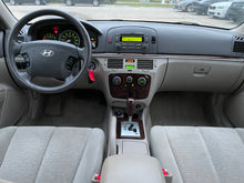 Load image into Gallery viewer, 2007 Hyundai Sonata SE