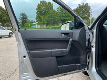 Load image into Gallery viewer, 2011 Ford Focus SE