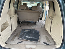 Load image into Gallery viewer, 2008 Chrysler Town & Country