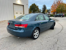 Load image into Gallery viewer, 2007 Hyundai Sonata SE