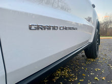 Load image into Gallery viewer, 2015 Jeep Grand Cherokee Laredo