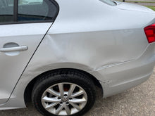 Load image into Gallery viewer, 2012 Volkswagen Jetta SE