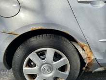 Load image into Gallery viewer, 2006 Mazda Mazda3i