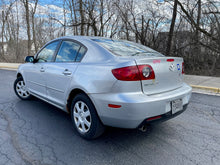 Load image into Gallery viewer, 2006 Mazda Mazda3i