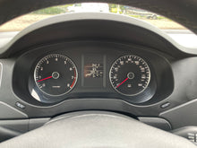 Load image into Gallery viewer, 2012 Volkswagen Jetta SE