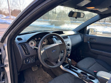 Load image into Gallery viewer, 2009 Ford Focus SE