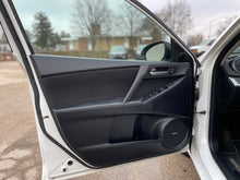 Load image into Gallery viewer, 2012 Mazda Mazda 3i Sky-Active