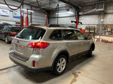 Load image into Gallery viewer, 2014 Subaru Outback 2.5l Premium