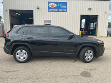 Load image into Gallery viewer, 2014 Jeep Cherokee Sport