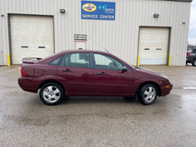 Load image into Gallery viewer, 2007 Ford Focus SES