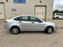 Load image into Gallery viewer, 2011 Ford Focus SE