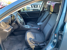 Load image into Gallery viewer, 2011 Mazda Mazda 3i Touring