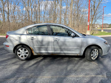 Load image into Gallery viewer, 2006 Mazda Mazda3i