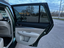 Load image into Gallery viewer, 2014 Subaru Forester Premium
