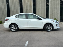 Load image into Gallery viewer, 2013 Mazda Mazda 3i Skyactive
