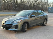 Load image into Gallery viewer, 2013 Mazda Mazda 3i Skyactive
