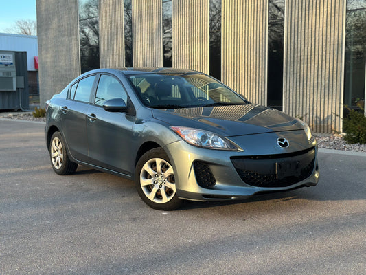 2013 Mazda Mazda 3i Skyactive