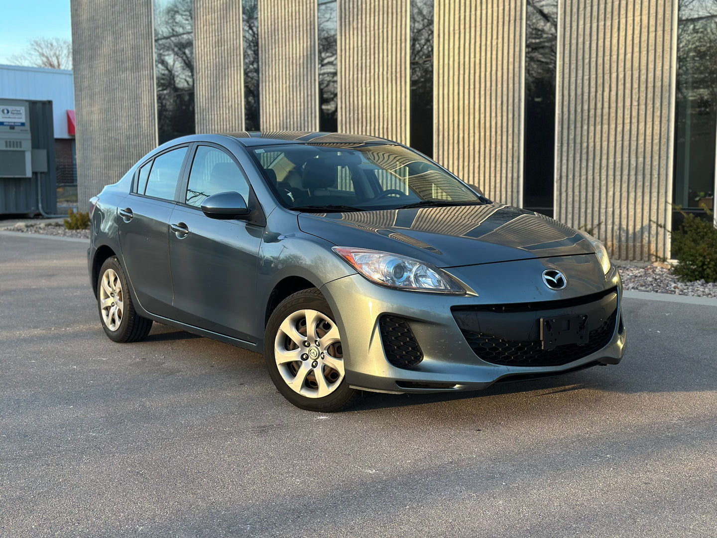 2013 Mazda Mazda 3i Skyactive