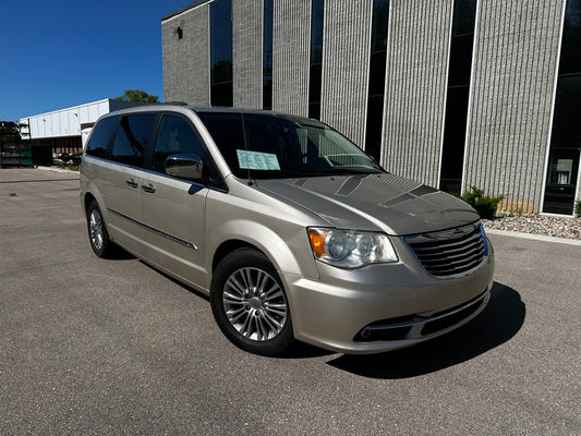 2013 Chrysler Town and Country Touring L