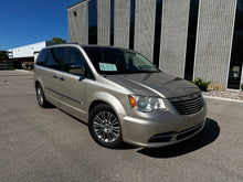 Load image into Gallery viewer, 2013 Chrysler Town and Country Touring L
