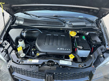 Load image into Gallery viewer, 2016 Dodge Grand Caravan SXT
