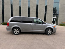 Load image into Gallery viewer, 2013 Dodge Grand Caravan SE
