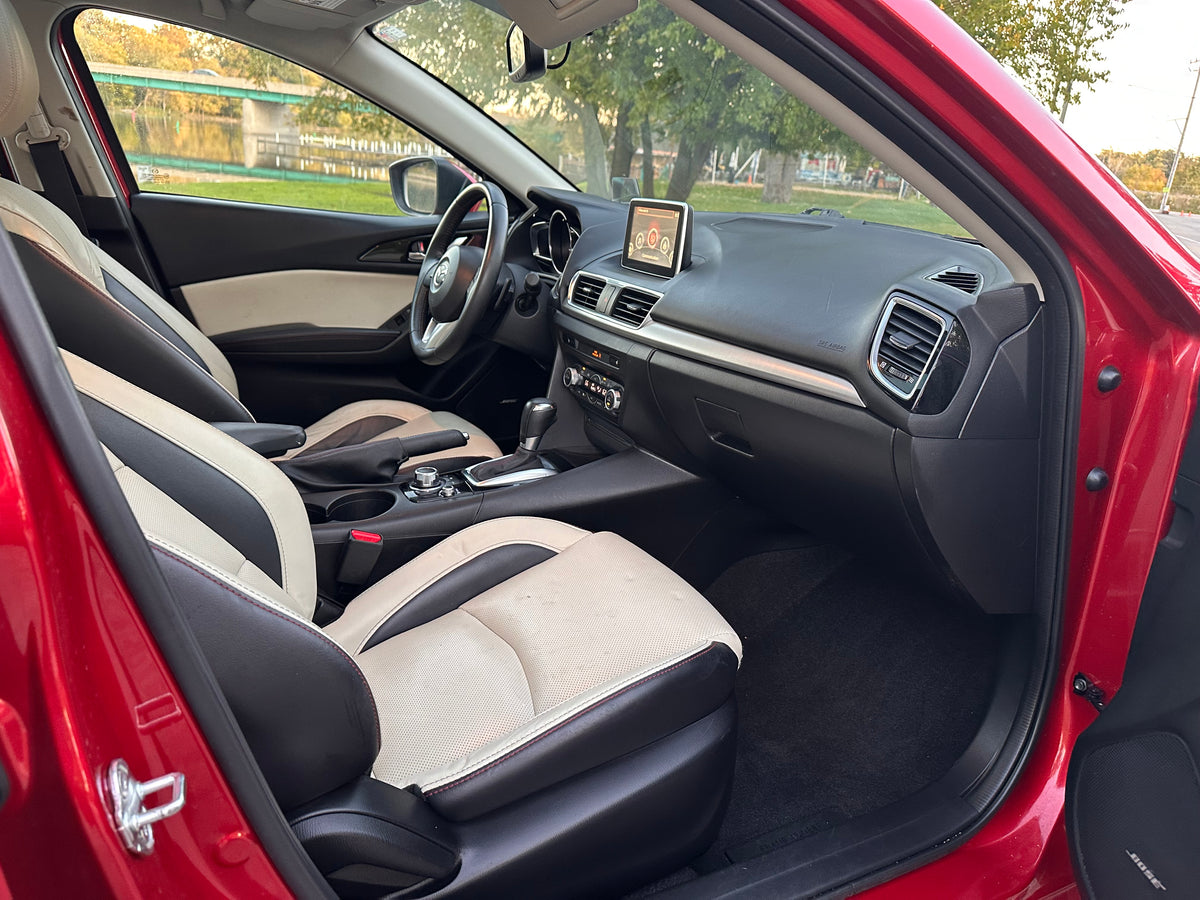2015 Mazda Mazda 3S Grand Touring Hatchback