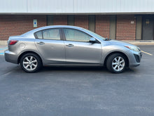 Load image into Gallery viewer, 2011 Mazda Mazda 3i
