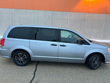 Load image into Gallery viewer, 2019 Dodge Grand Caravan SE
