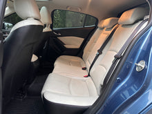 Load image into Gallery viewer, 2017 Mazda 3 S Grand Touring
