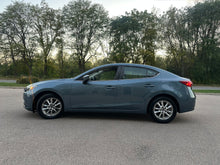 Load image into Gallery viewer, 2016 Mazda Mazda 3i
