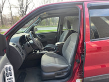 Load image into Gallery viewer, 2007 Ford Escape XLT
