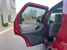 Load image into Gallery viewer, 2007 Ford Escape XLT
