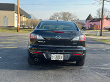 Load image into Gallery viewer, 2012 Mazda Mazda3i SV Grand Touring
