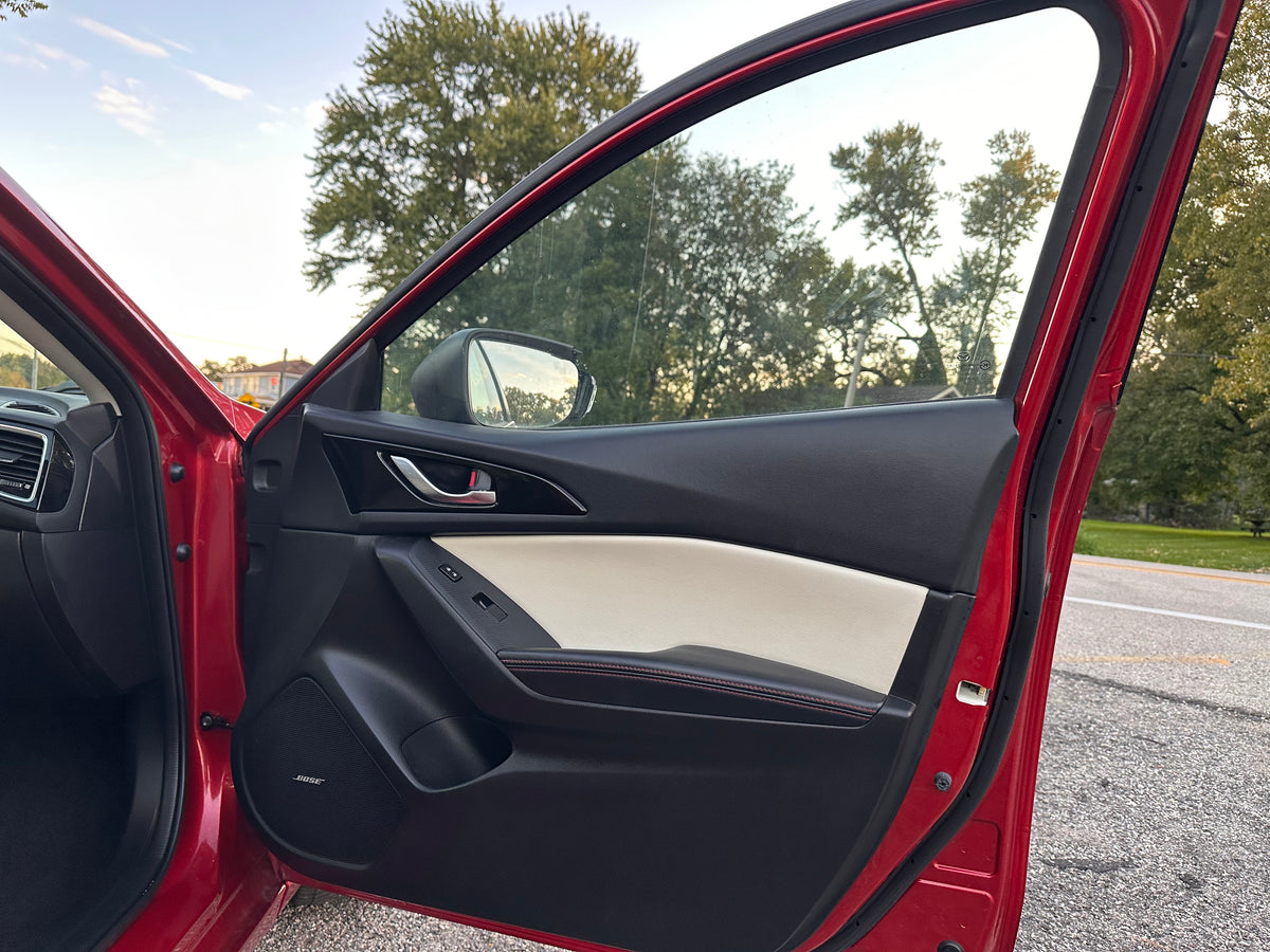 2015 Mazda Mazda 3S Grand Touring Hatchback