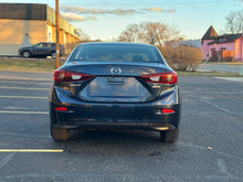 Load image into Gallery viewer, 2016 Mazda Mazda 3i
