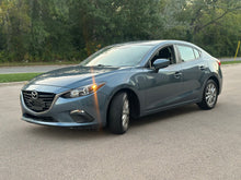 Load image into Gallery viewer, 2016 Mazda Mazda 3i
