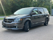 Load image into Gallery viewer, 2016 Dodge Grand Caravan SXT
