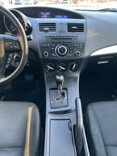 Load image into Gallery viewer, 2013 Mazda Mazda 3i Skyactive
