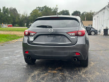Load image into Gallery viewer, 2016 Mazda Mazda 3i Sport
