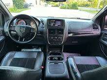 Load image into Gallery viewer, 2016 Dodge Grand Caravan SXT
