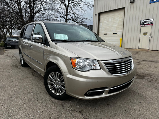 2014 Chrysler Town and Country Touring L