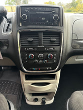 Load image into Gallery viewer, 2013 Dodge Grand Caravan SXT
