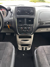 Load image into Gallery viewer, 2013 Dodge Grand Caravan SE
